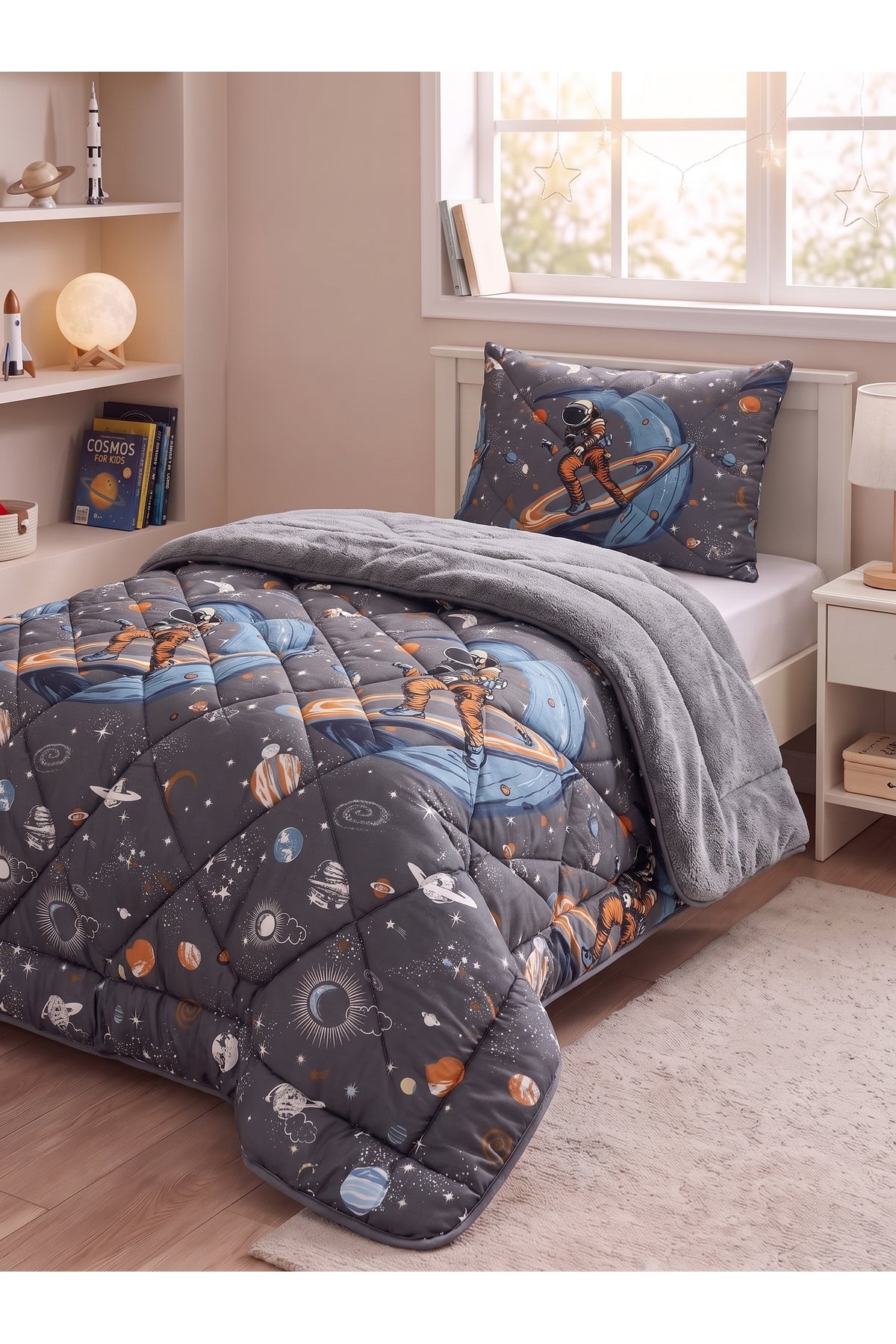 Uzay Desenli Welsoft Tek Kişilik Yorgan Seti | 1 Adet Yorgan 155x215 cm, 1 adet Yastık Kılıfı 50x70 cm | Dolgulu, Yumuşak, Pamuklu Set
